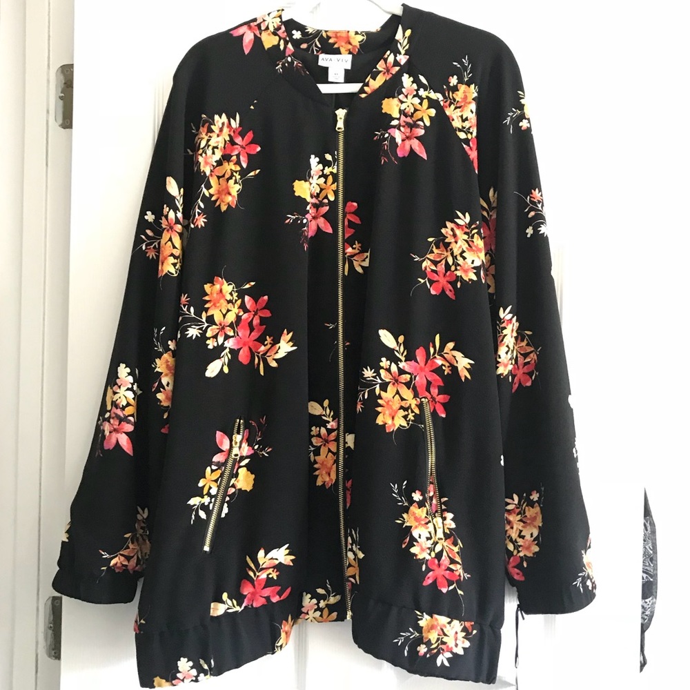 ✨ REDUCED ✨ Ava & Viv Floral Track Jacket